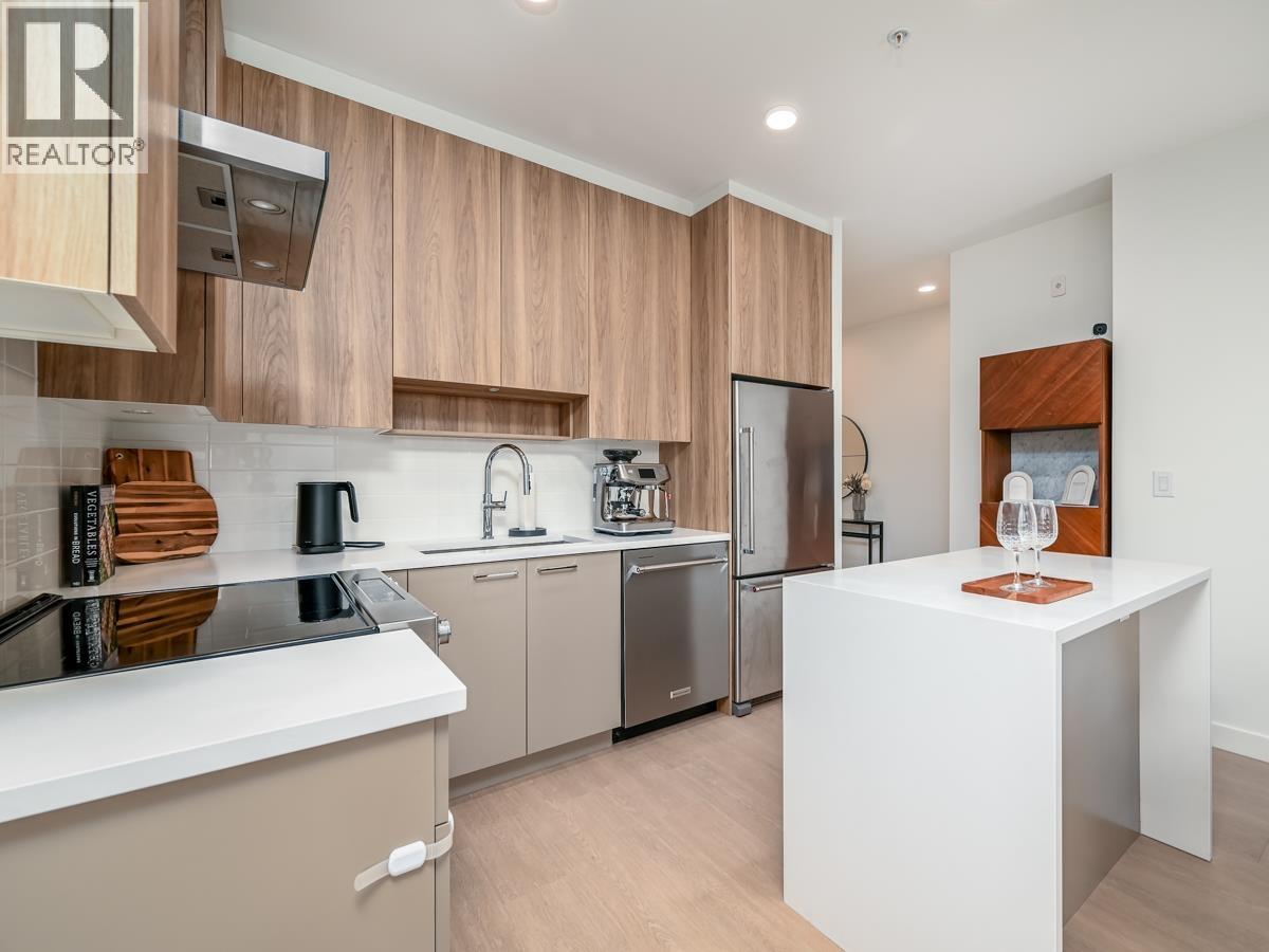 103 7599 15TH STREET