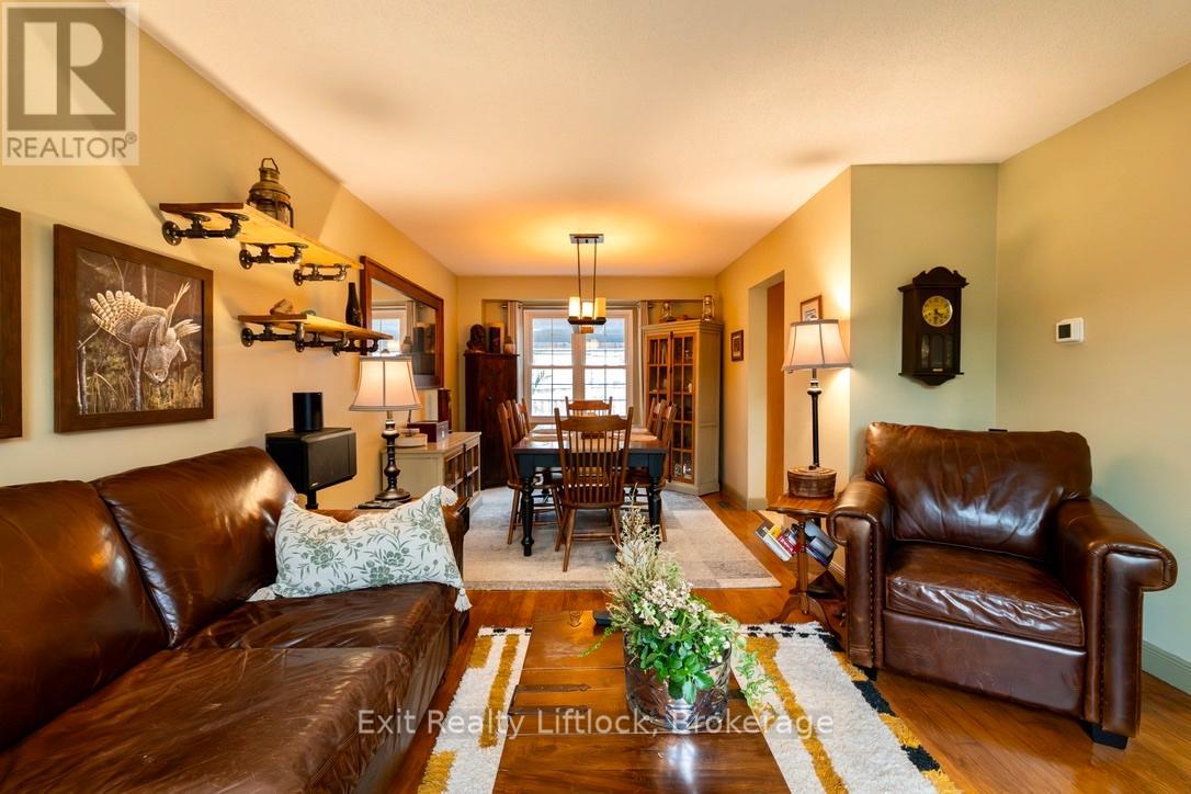 84 HILLHURST CRESCENT - Photo 4