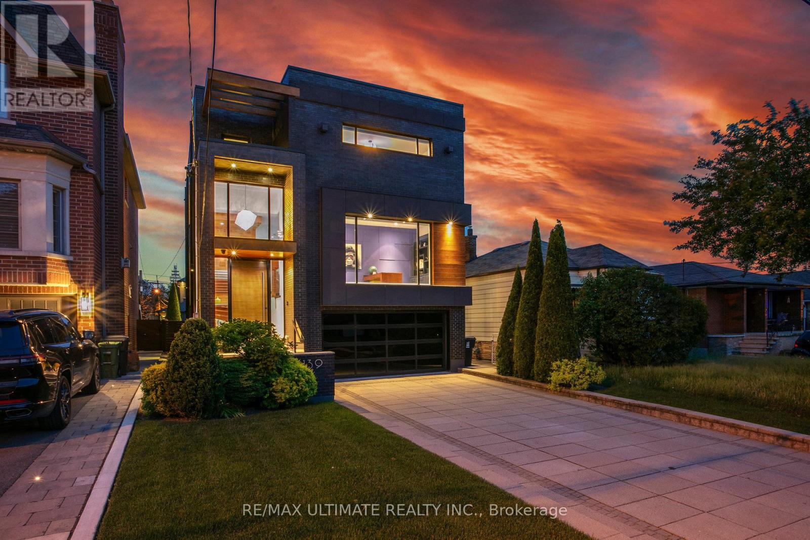 1139 GLENGROVE AVENUE W