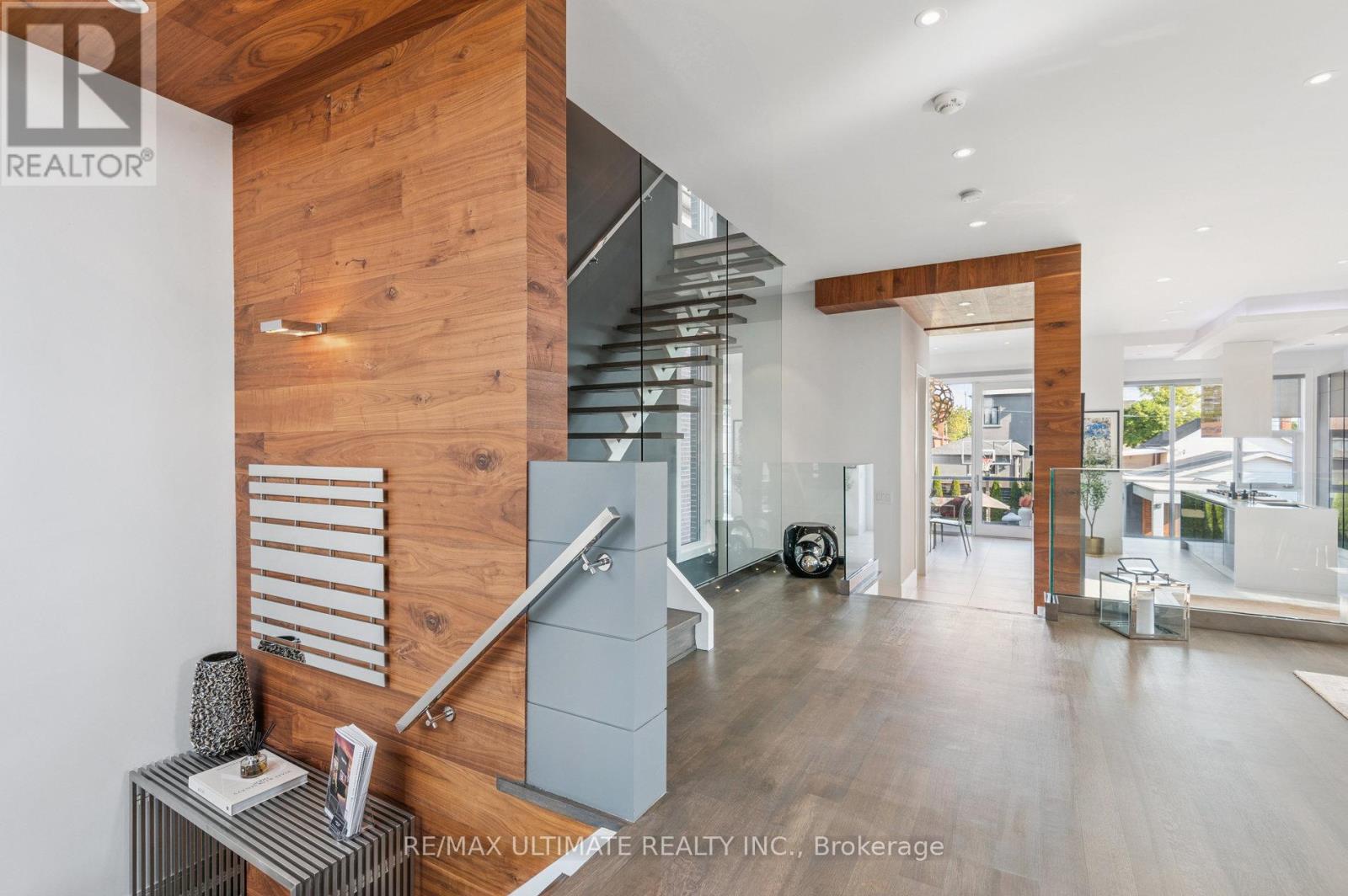 1139 GLENGROVE AVENUE W
