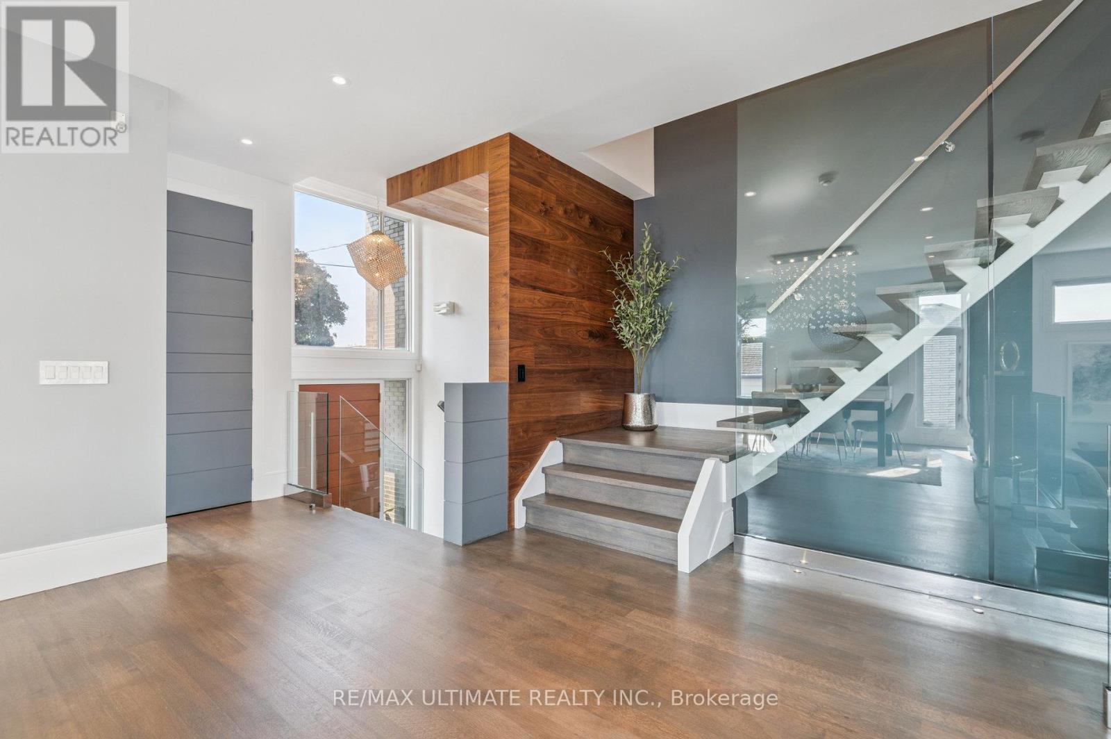 1139 GLENGROVE AVENUE W