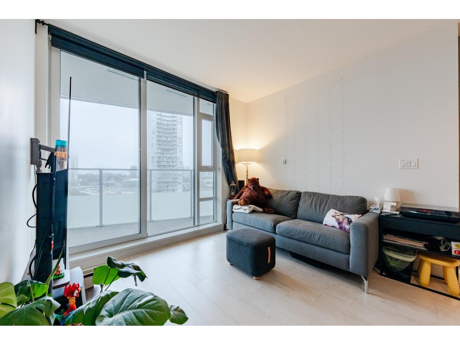 1803 9887 WHALLEY BOULEVARD