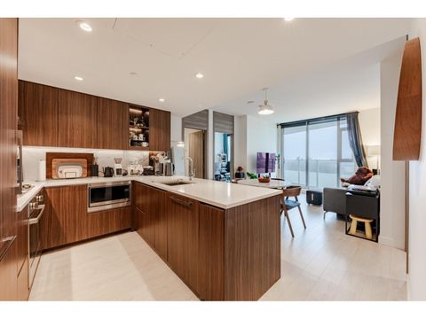 1803 9887 WHALLEY BOULEVARD Surrey BC V3T0P4