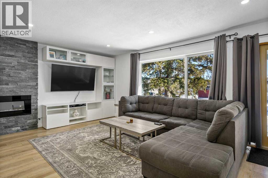 119 Silvercreek Close NW