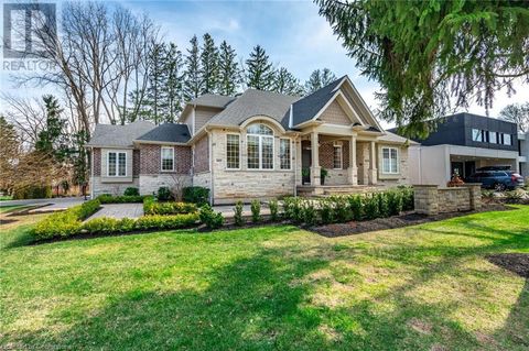 50 LLOYMINN Avenue Ancaster ON L9G1H3