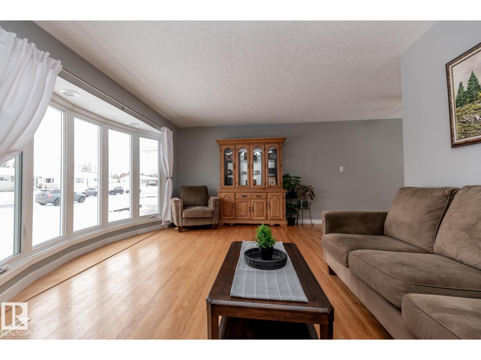 13503 111 ST NW