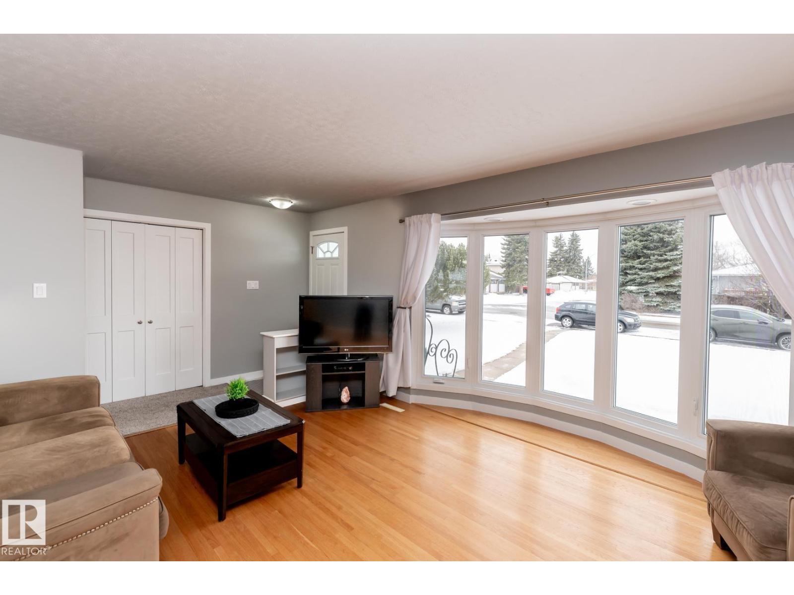 13503 111 ST NW