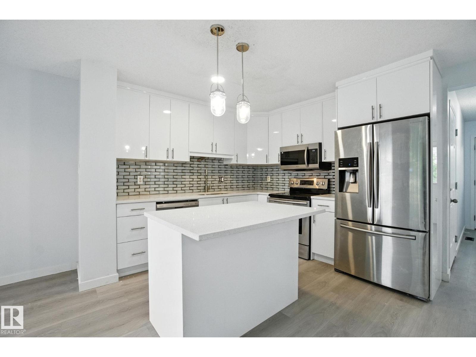 7931 7 AV SW SW