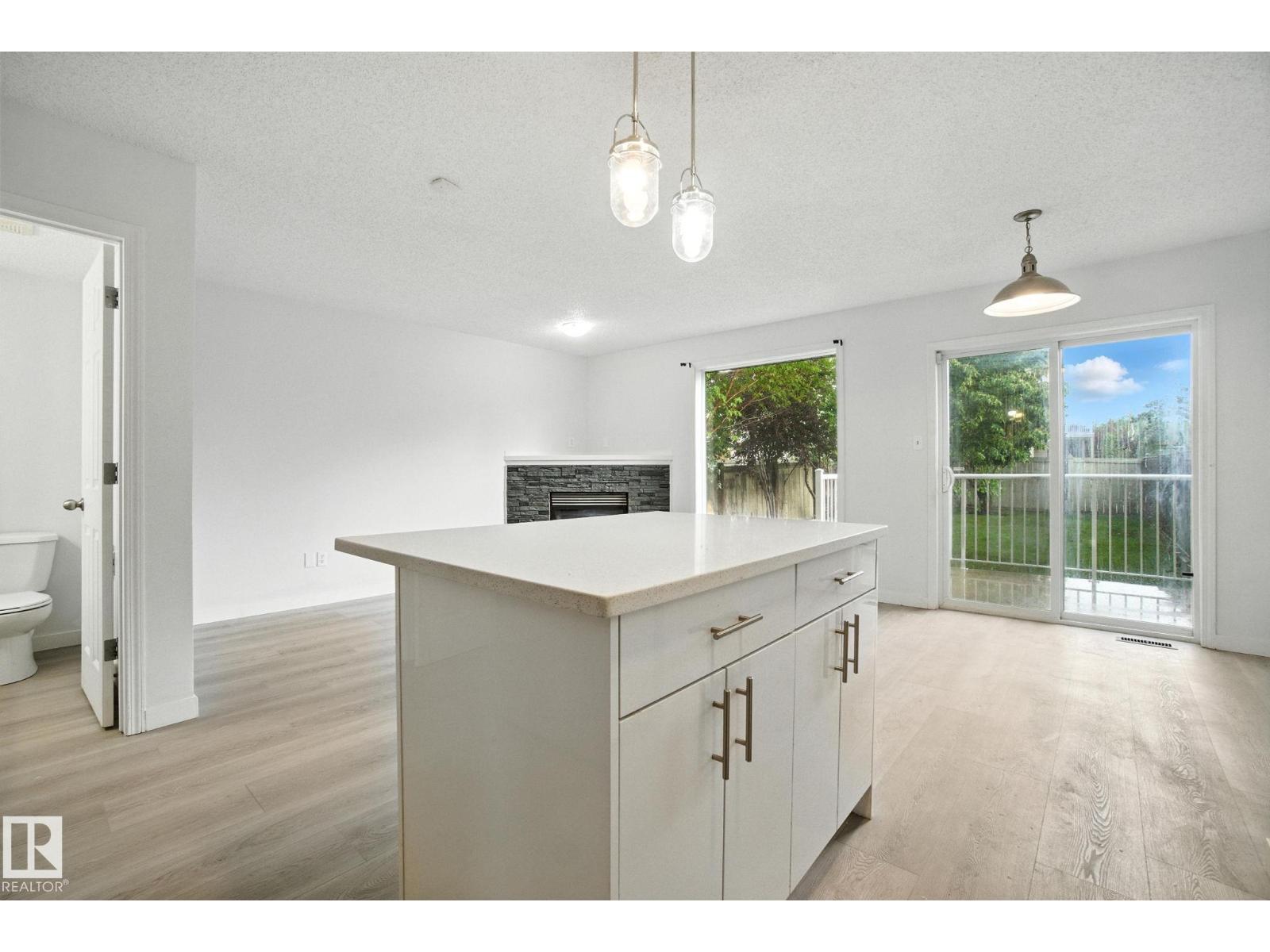7931 7 AV SW SW