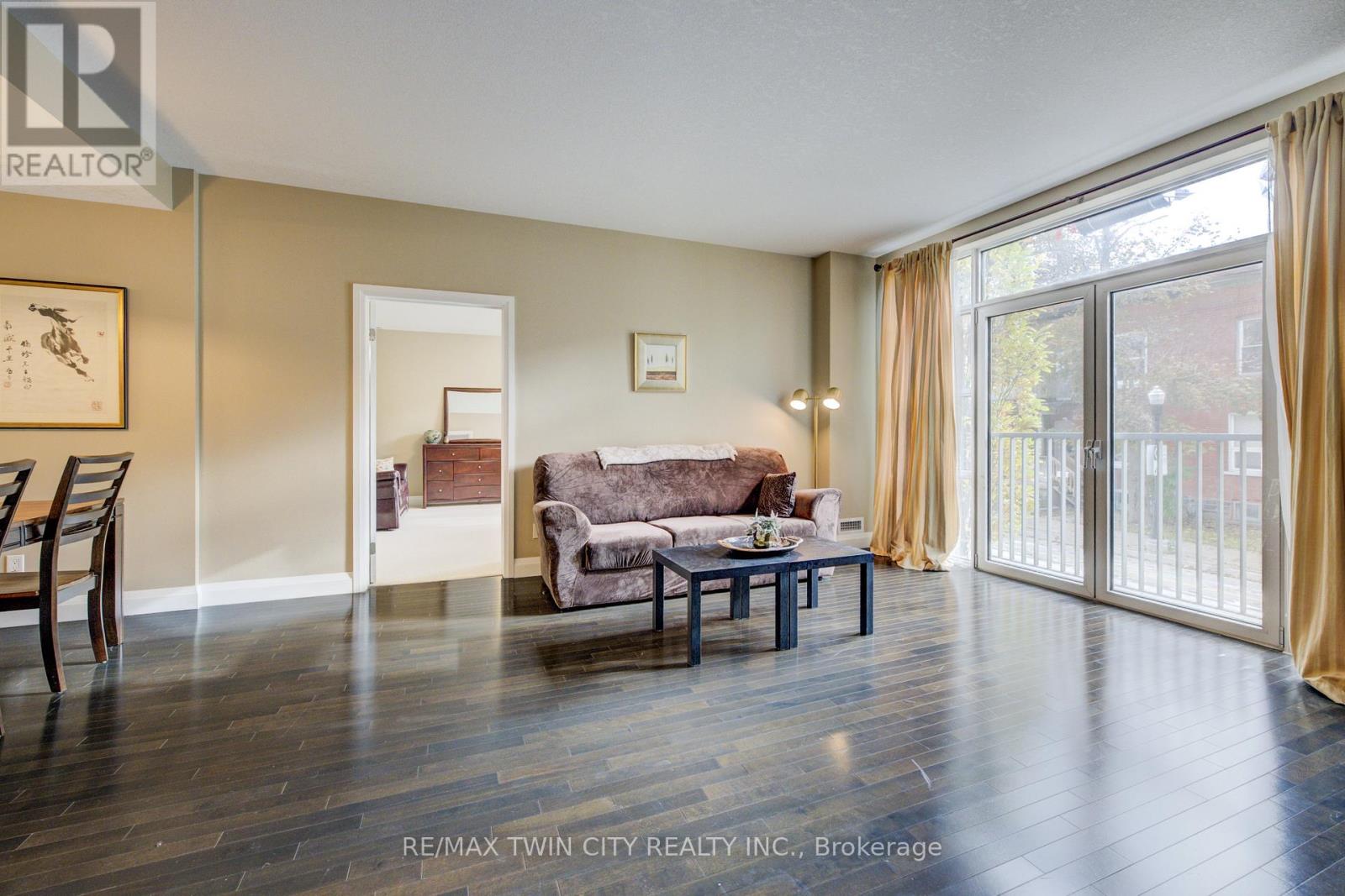 105 - 165 DUKE STREET E