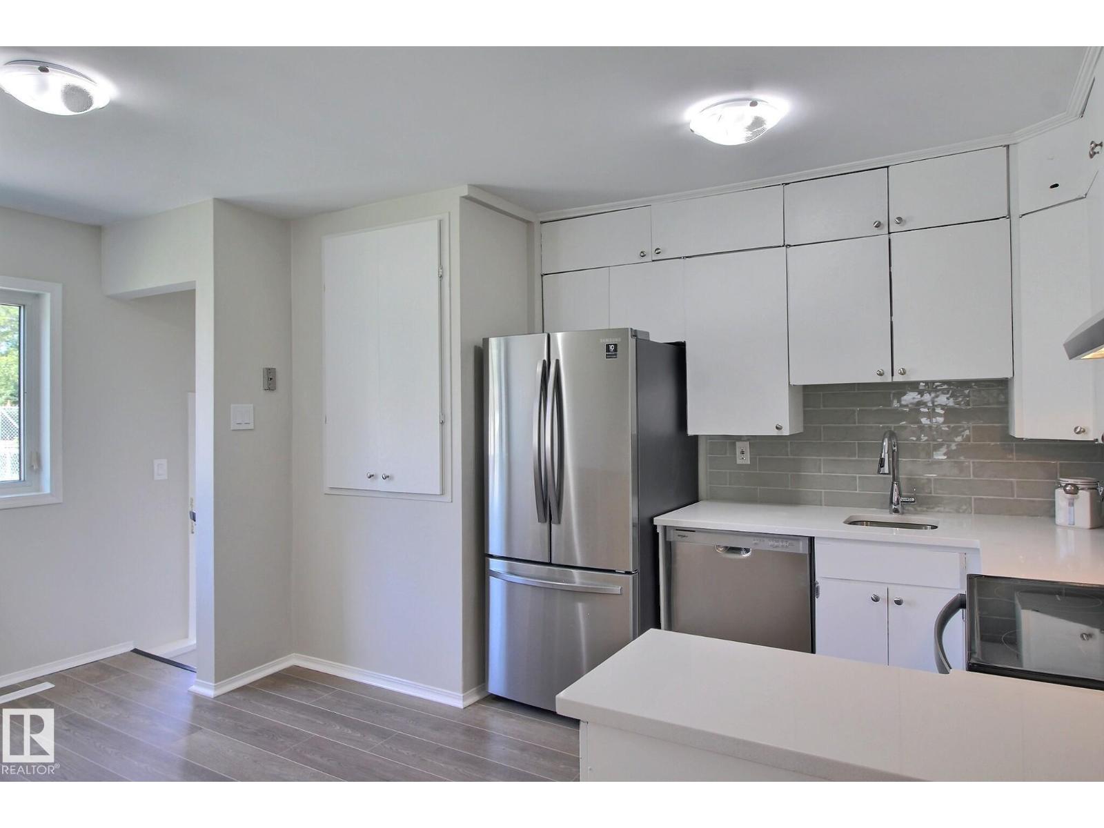 11512 67 ST NW