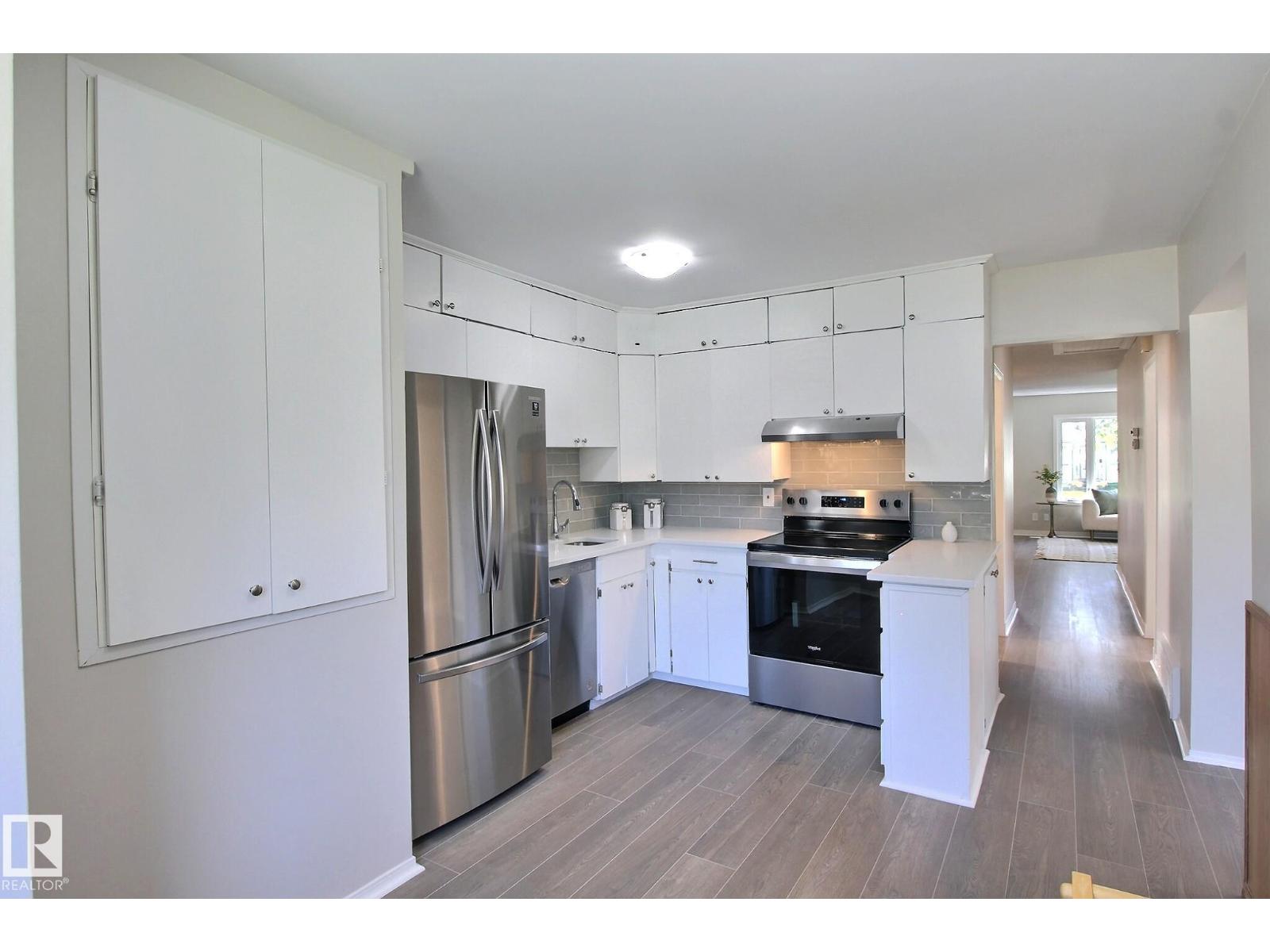 11512 67 ST NW