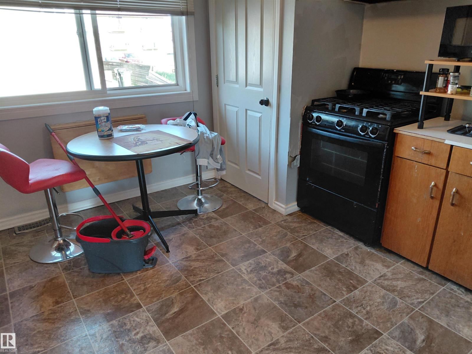 10451 157 ST NW