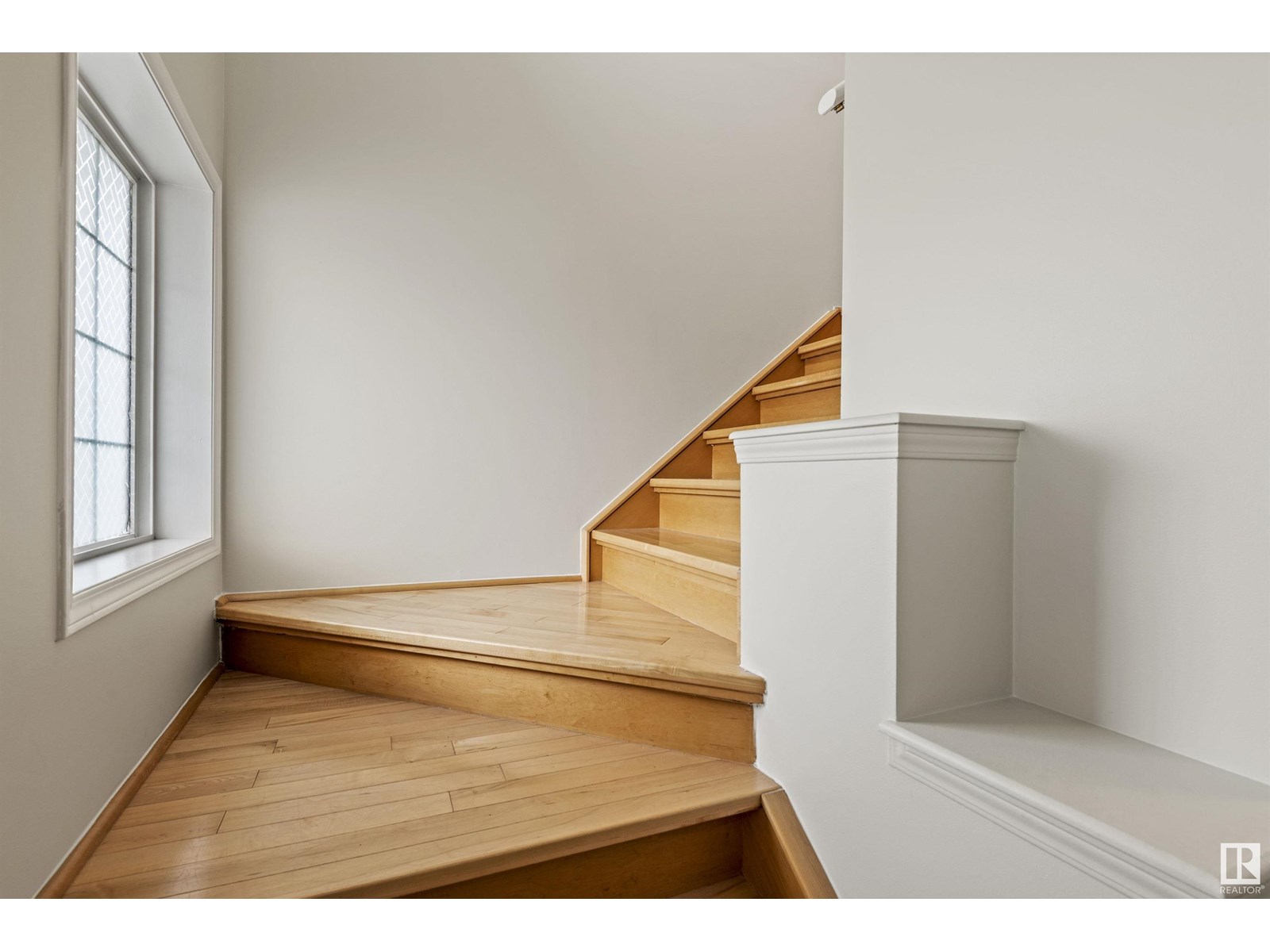 #39 15215 126 ST NW