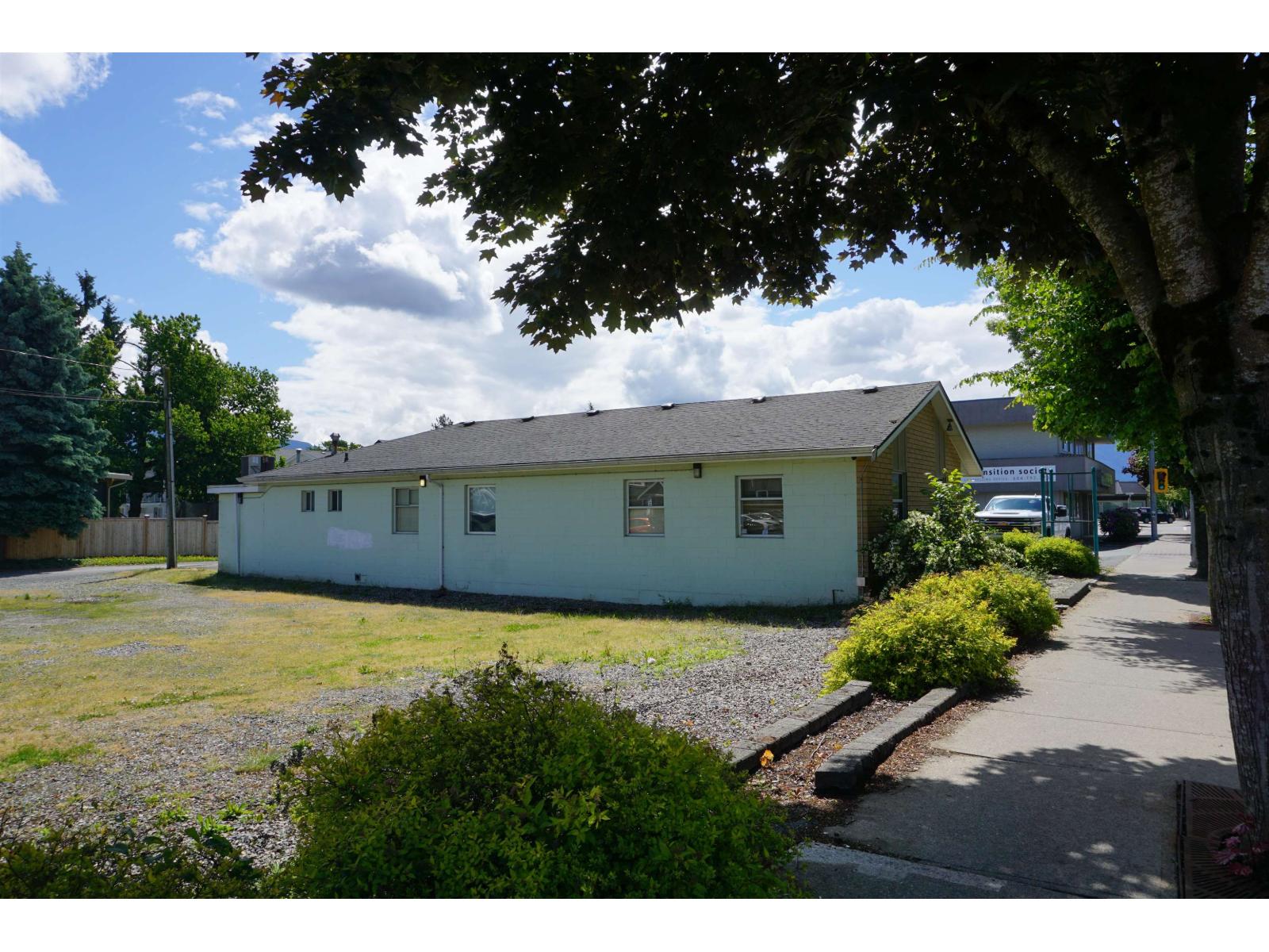 9072 YOUNG ROAD|Chilliwack Downtown