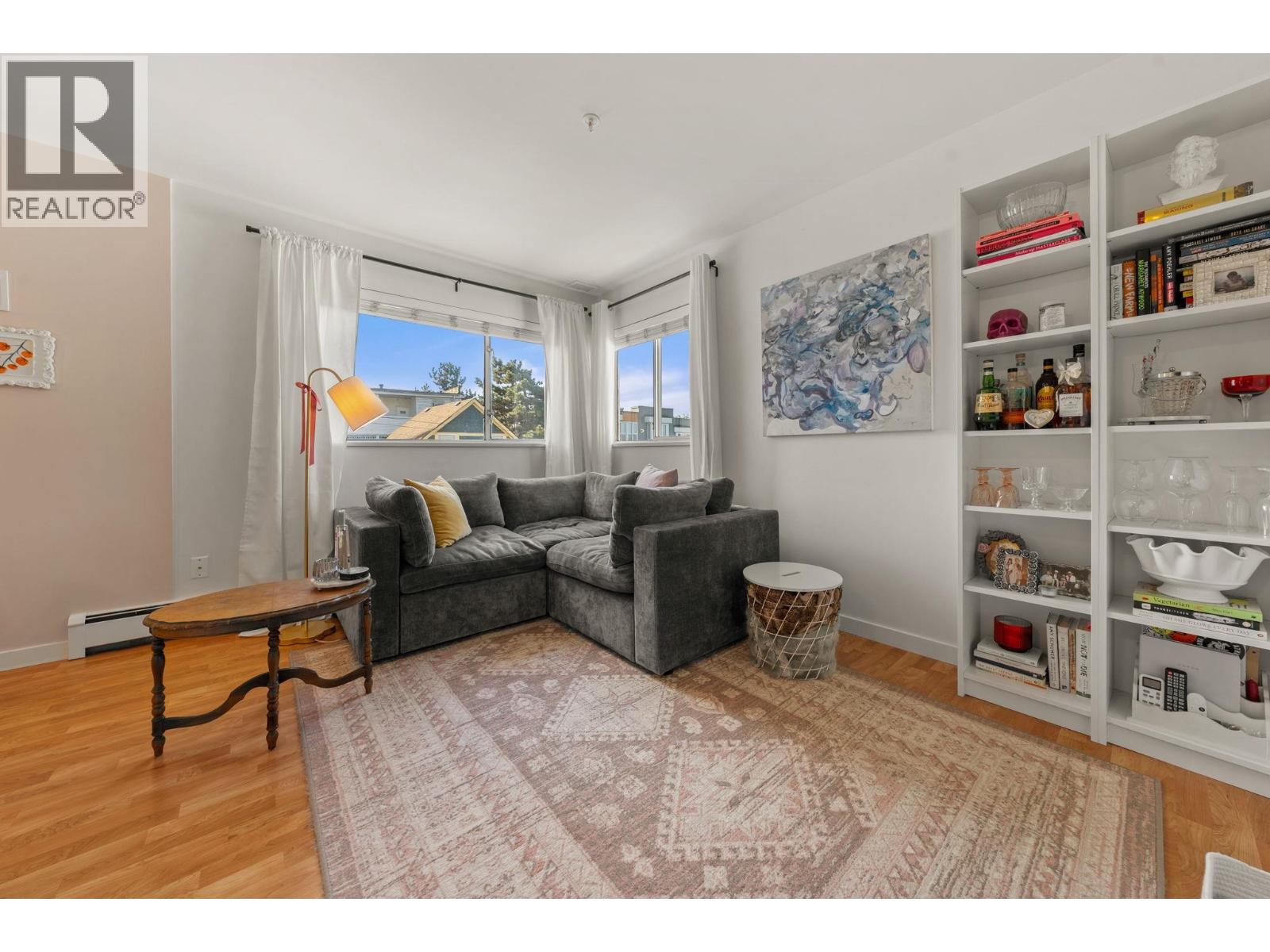 305 33 N TEMPLETON DRIVE