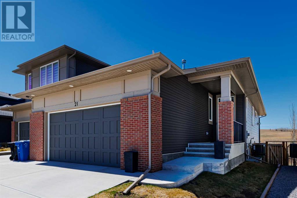 21 Crestridge Bay SW