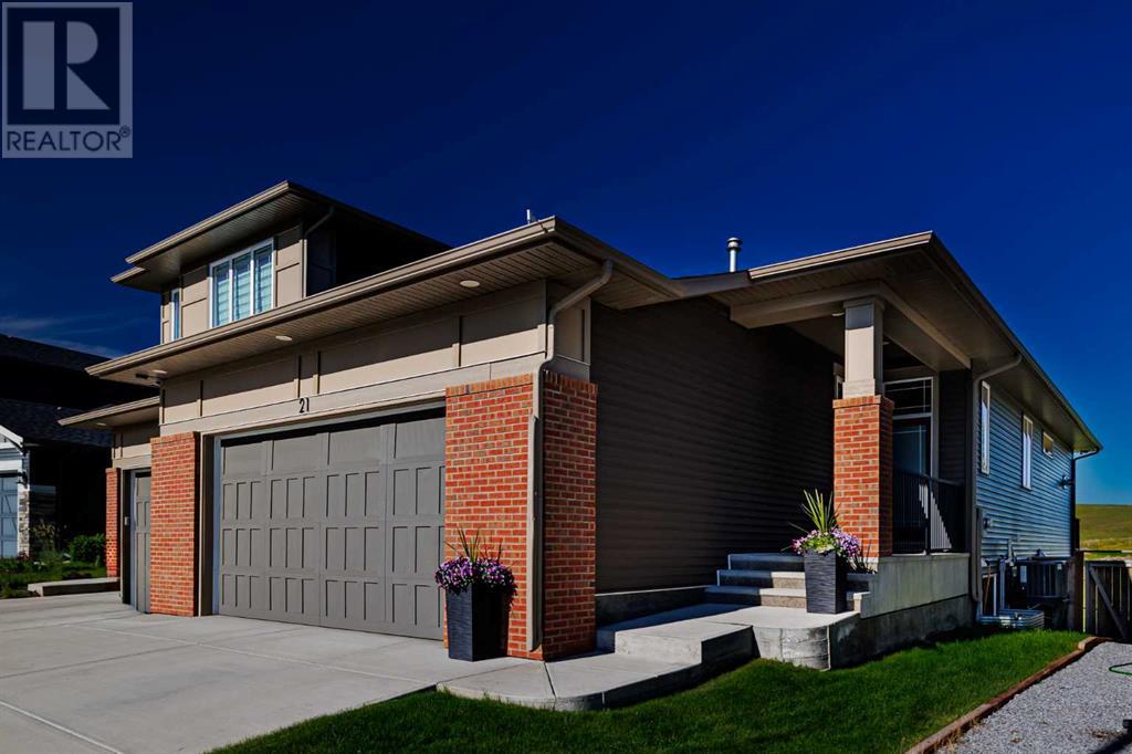 21 Crestridge Bay SW