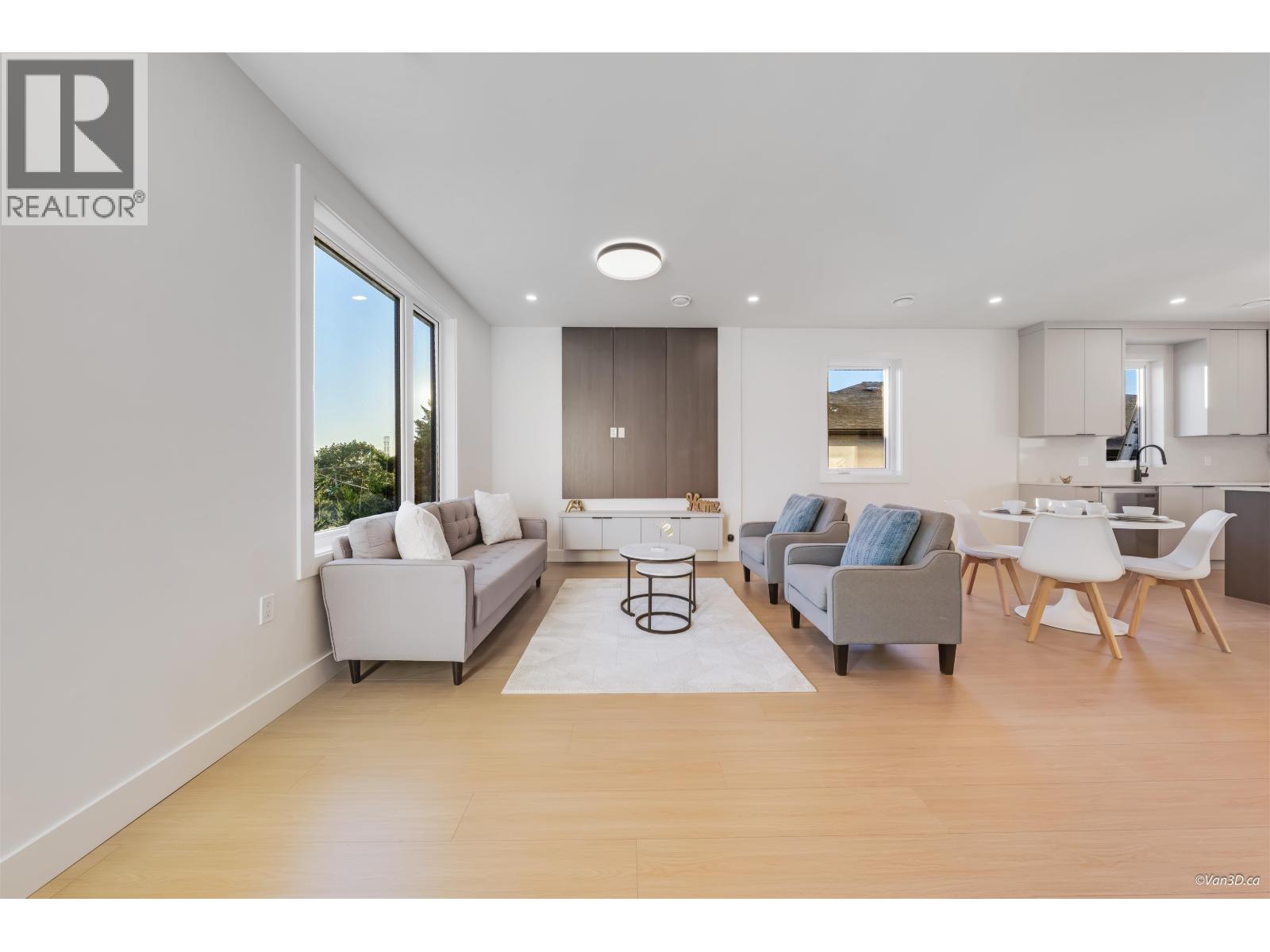 2 4211 GRAVELEY STREET