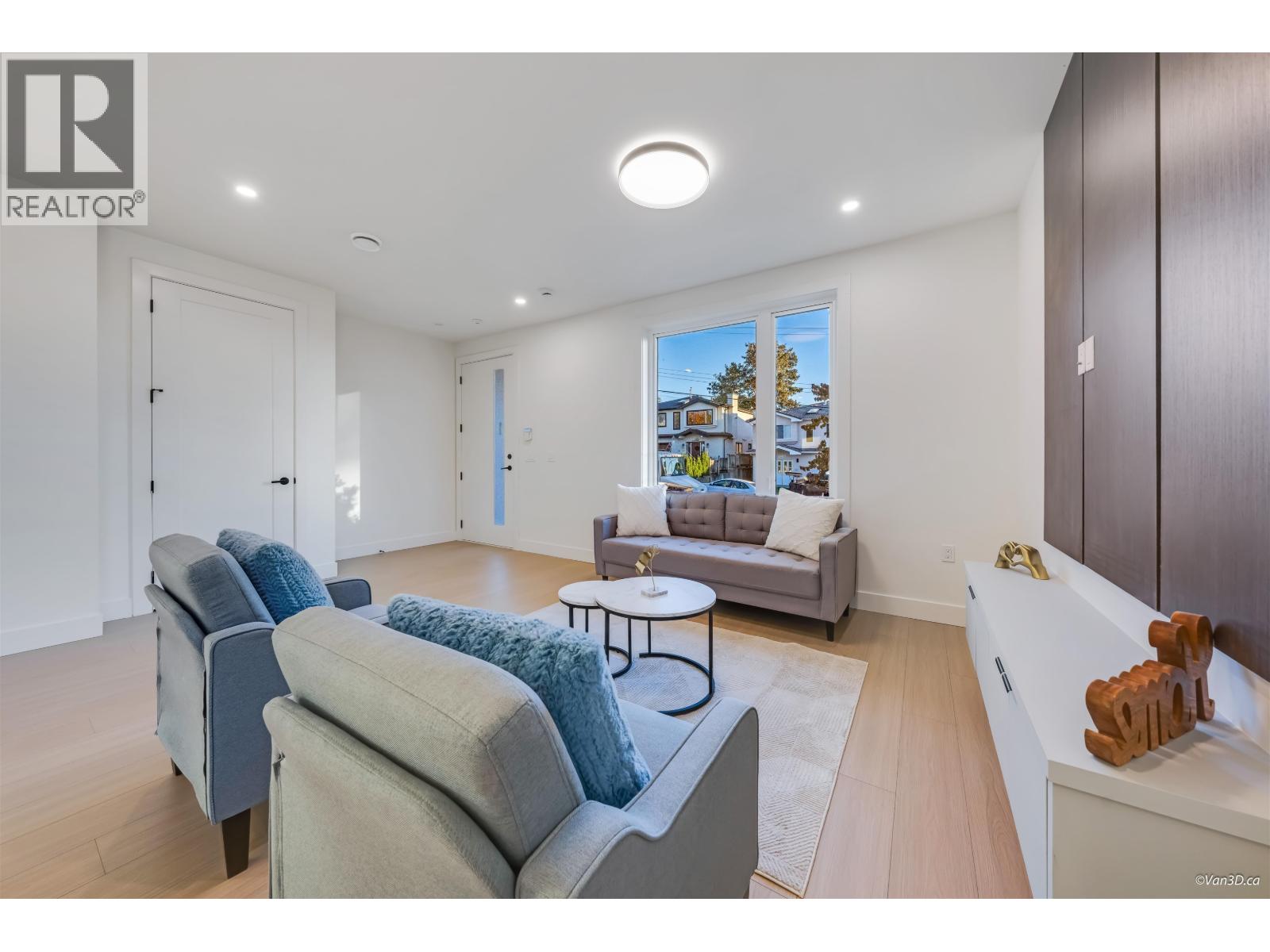 2 4211 GRAVELEY STREET