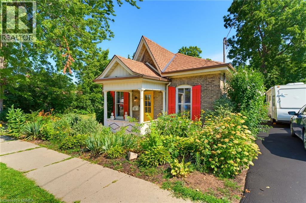 89 DUNDAS Street