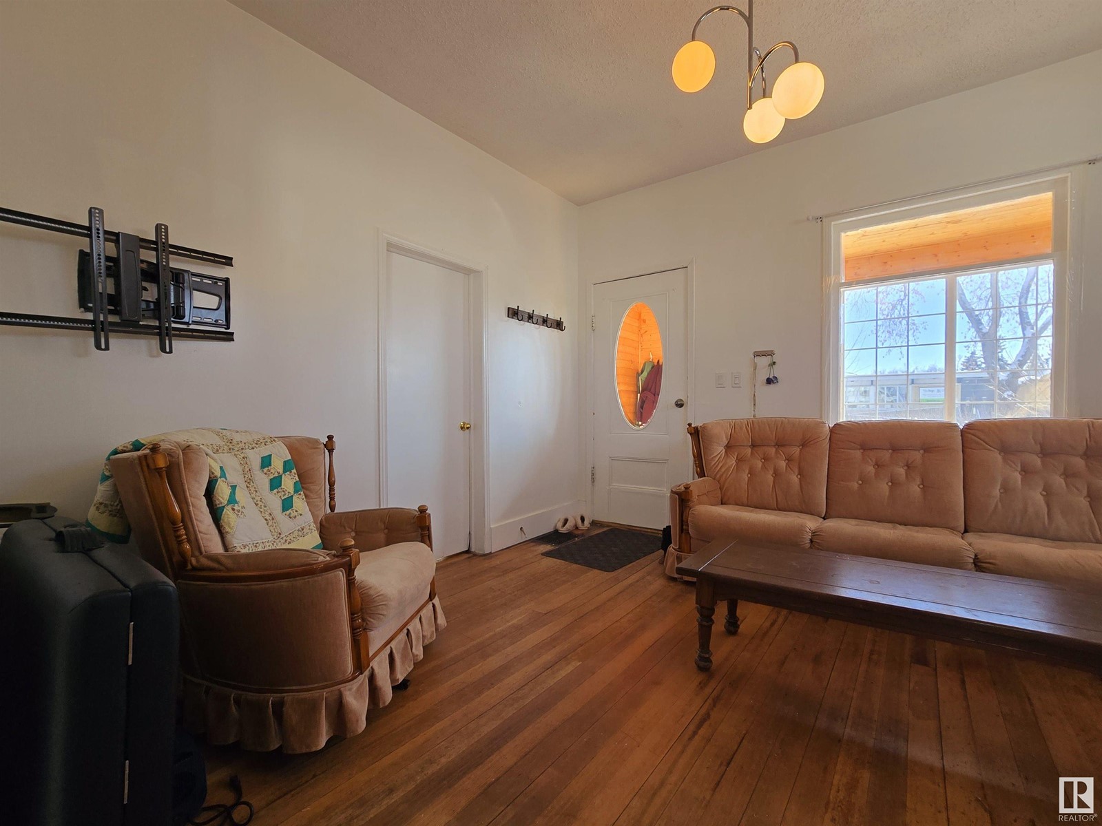 9426 109A AV NW