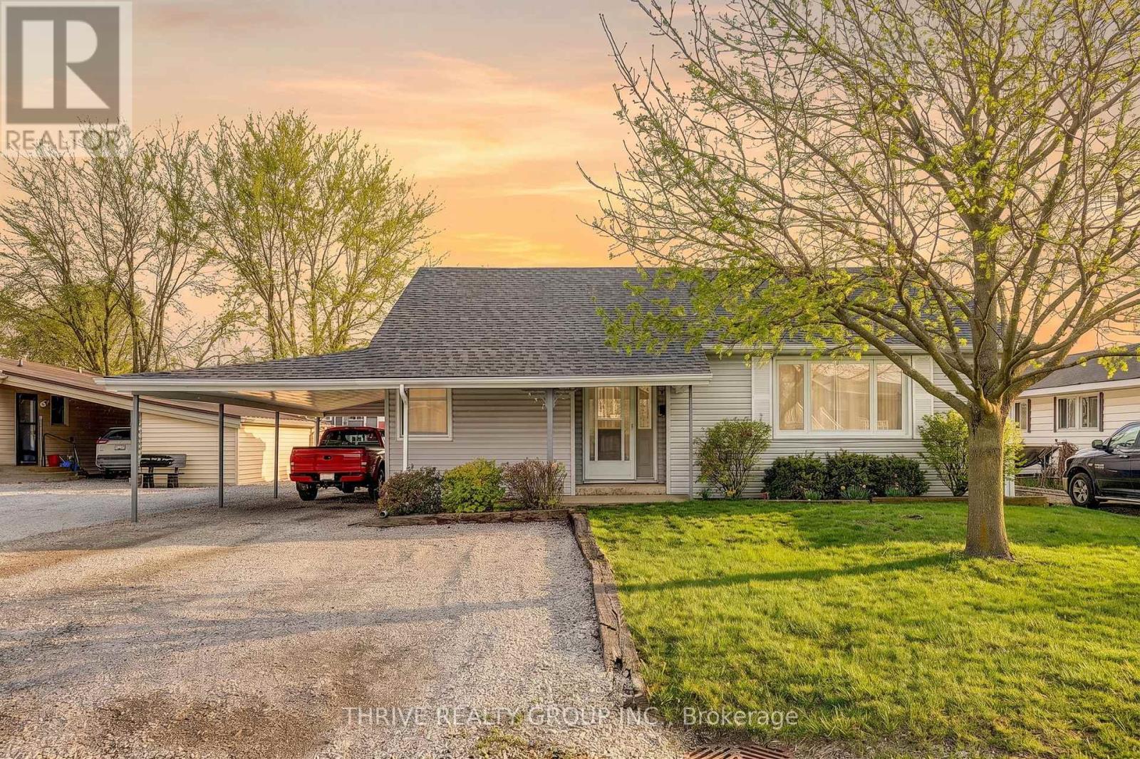 Photo 1 of 45 — 131 WATER STREET, Chatham-Kent (Wallaceburg), ON N8A2E8