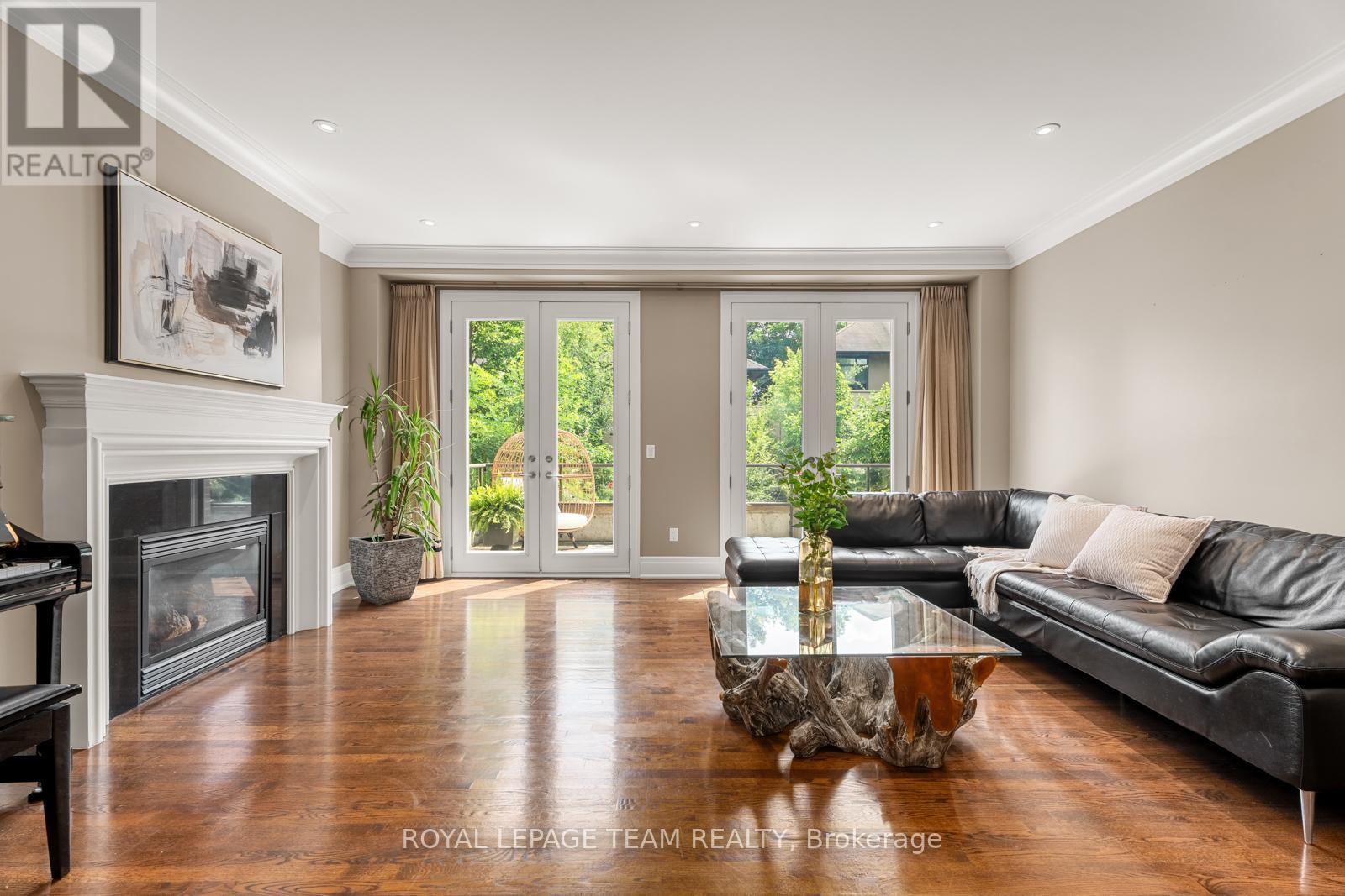 103 BLACK MAPLE PRIVATE