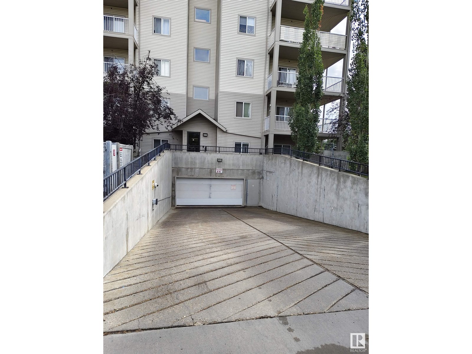 #209 7511 171 ST NW