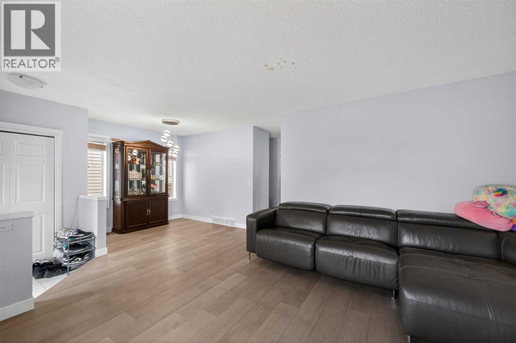 35 Erin Green Place SE