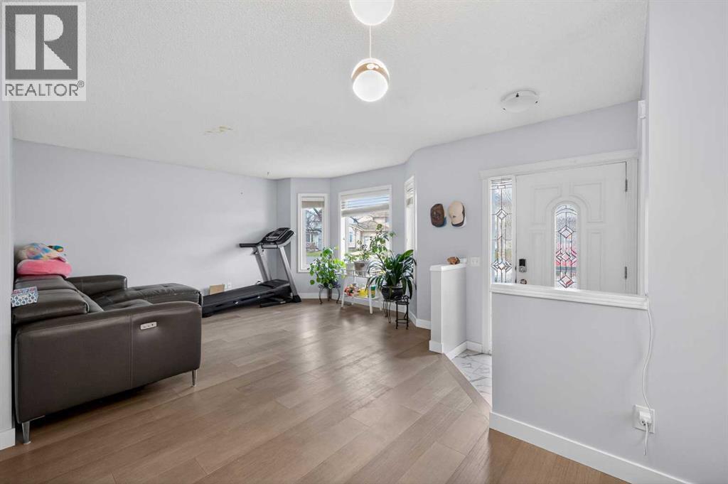 35 Erin Green Place SE