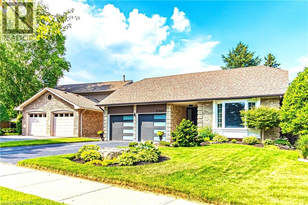 2390 SINCLAIR Circle
