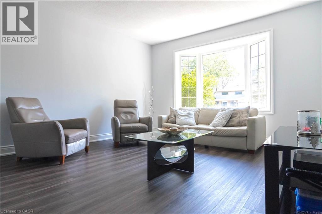 2390 SINCLAIR Circle