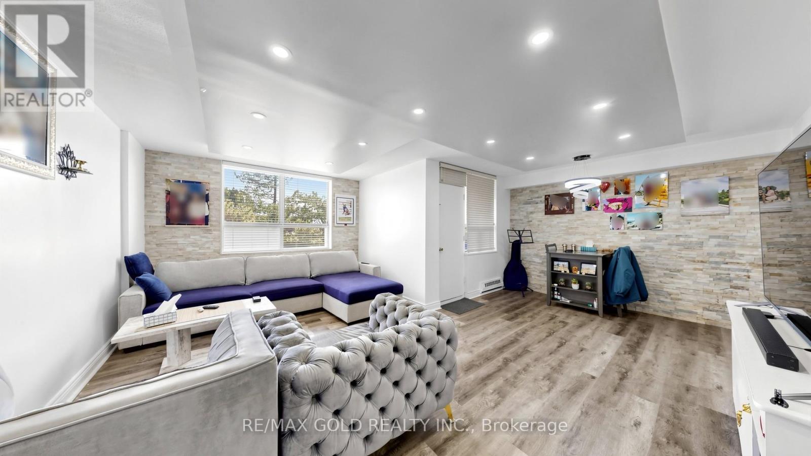 102 - 2825 ISLINGTON AVENUE