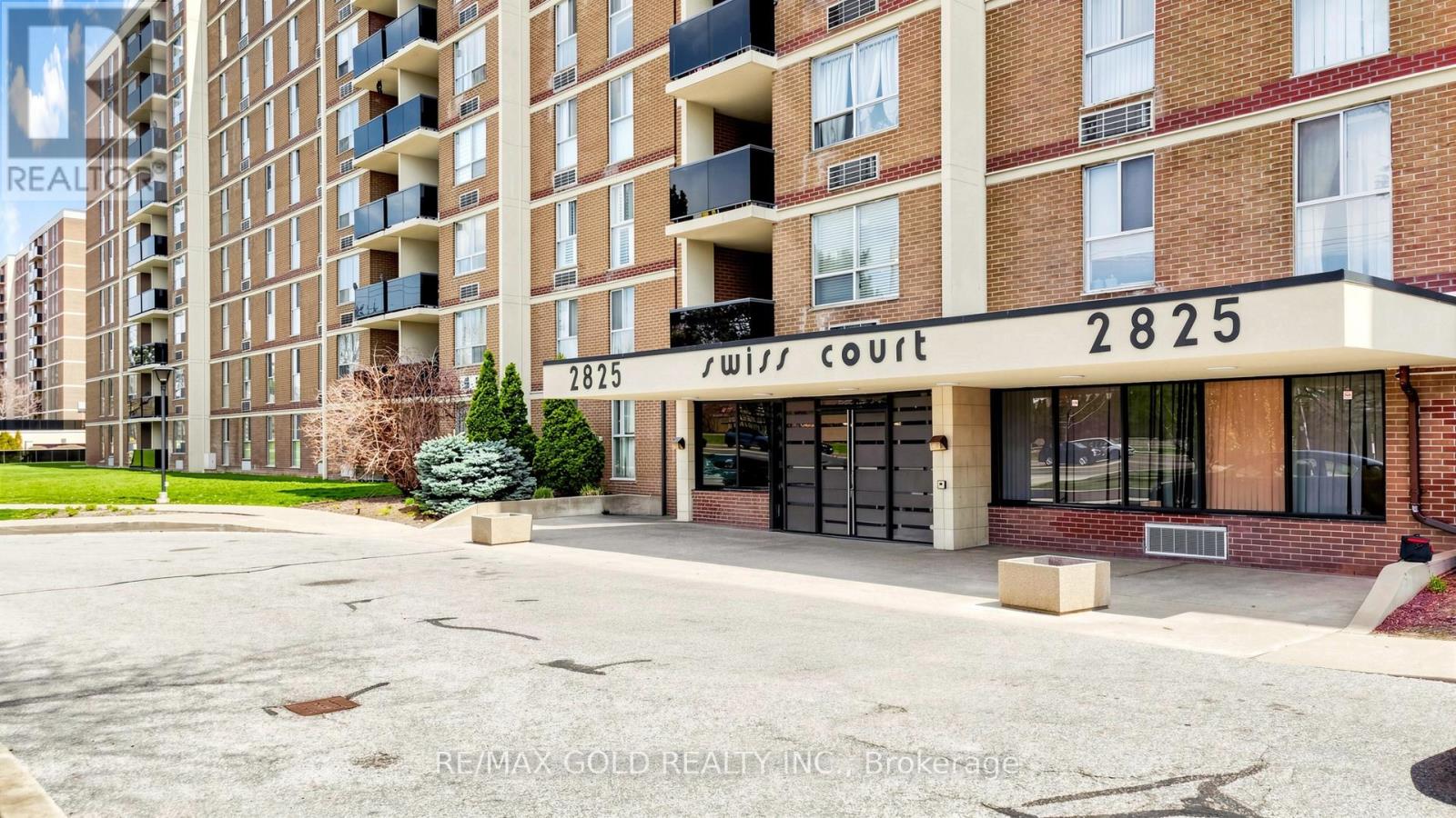 102 - 2825 ISLINGTON AVENUE