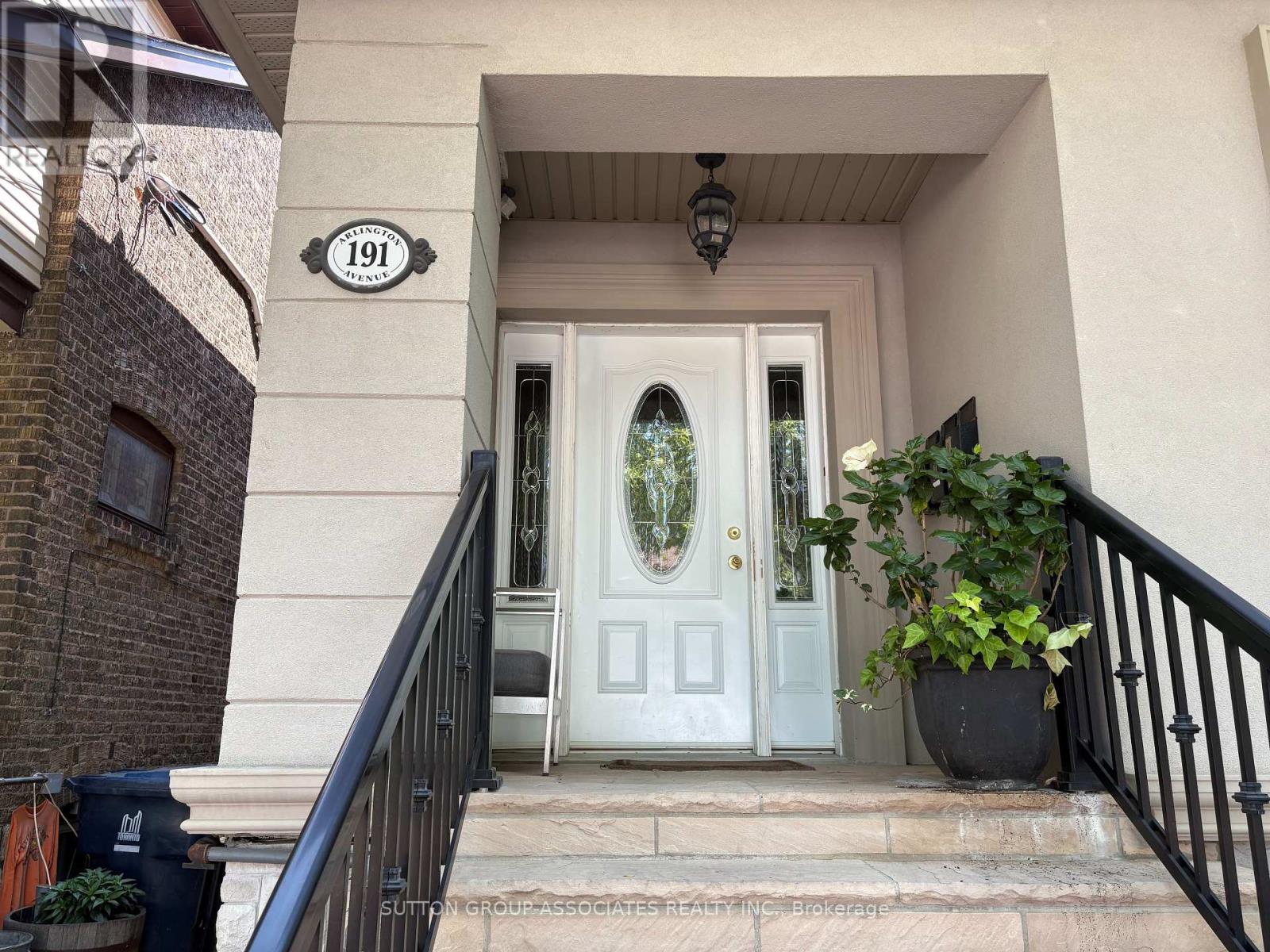 MAIN FLOOR - 191 ARLINGTON AVENUE