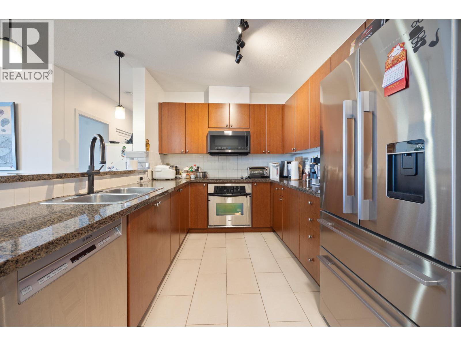 1703 15 E ROYAL AVENUE