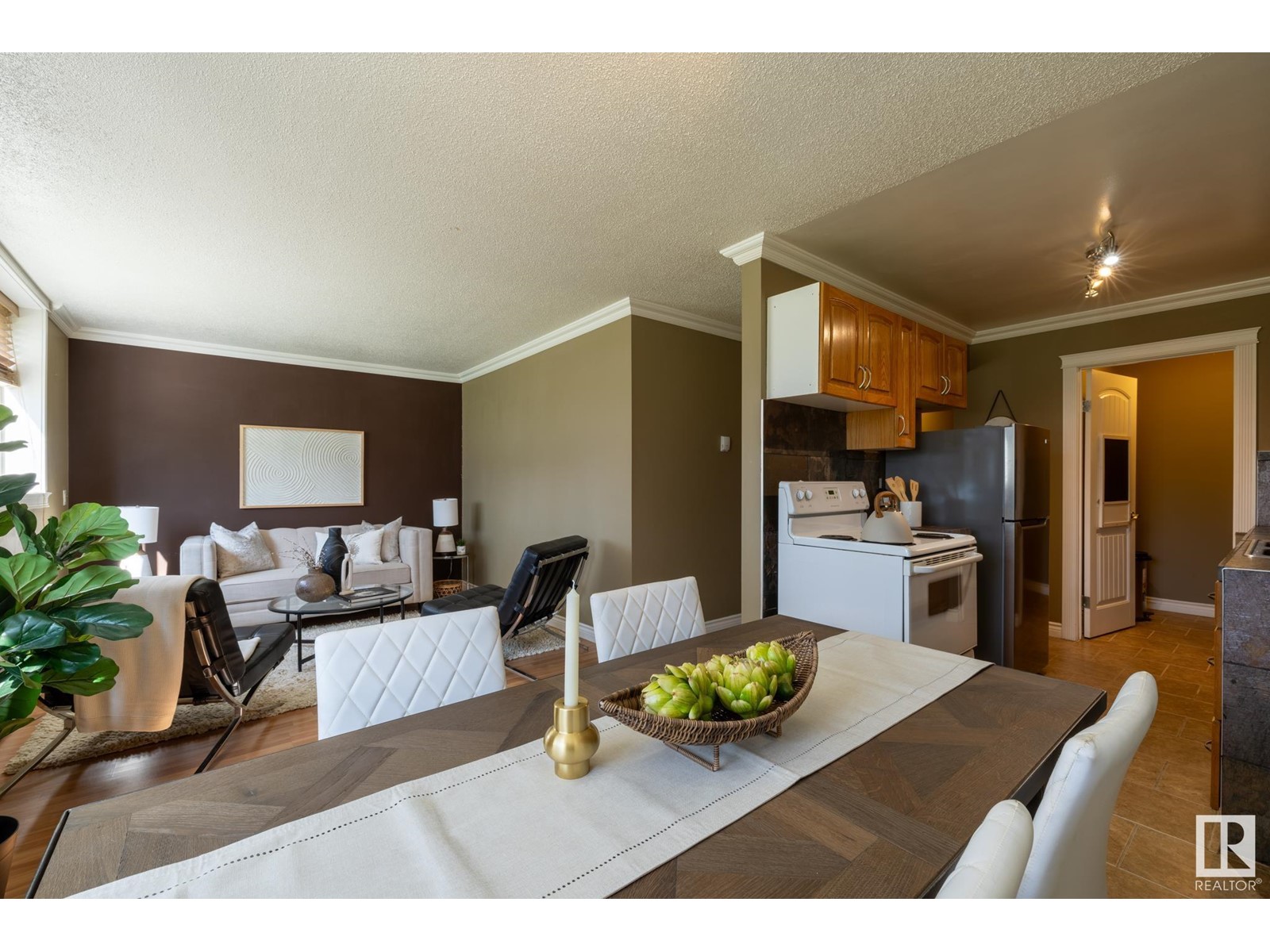 #4 10904 159 ST NW