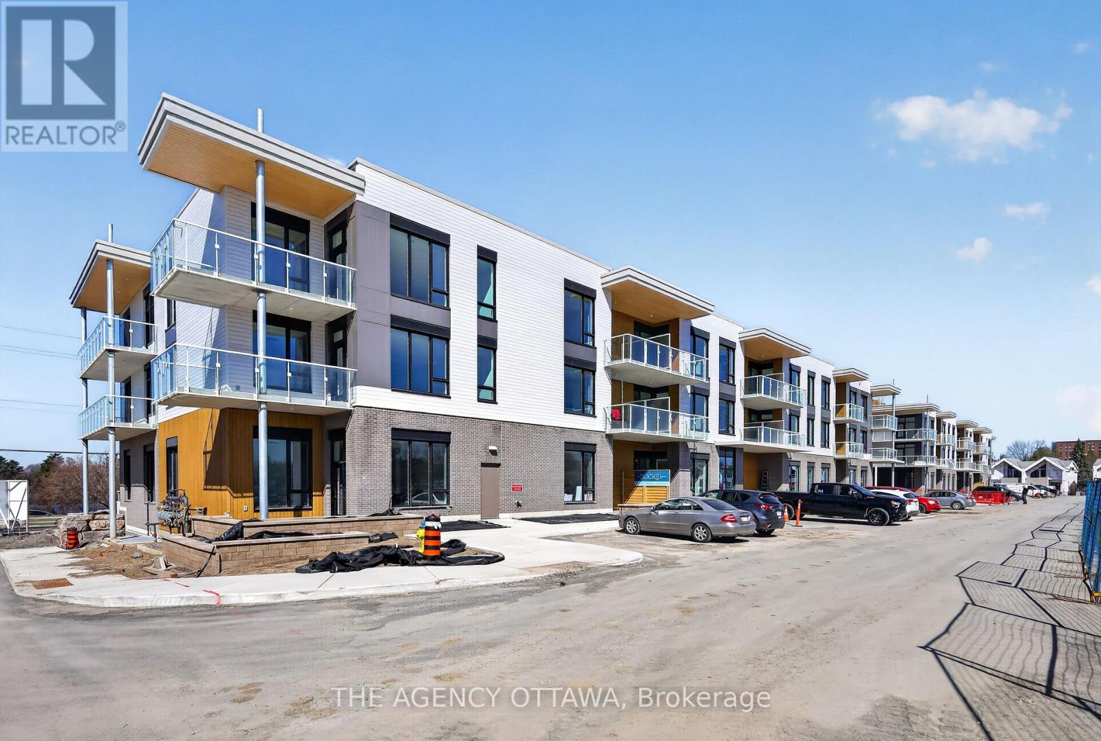 204 - 3085 RIVERSIDE DRIVE