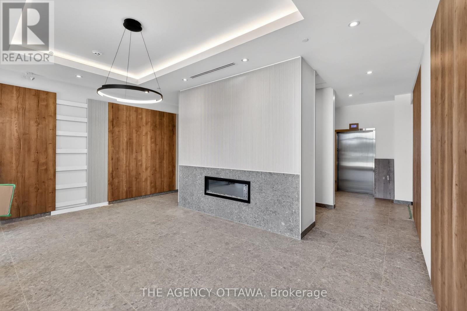 204 - 3085 RIVERSIDE DRIVE