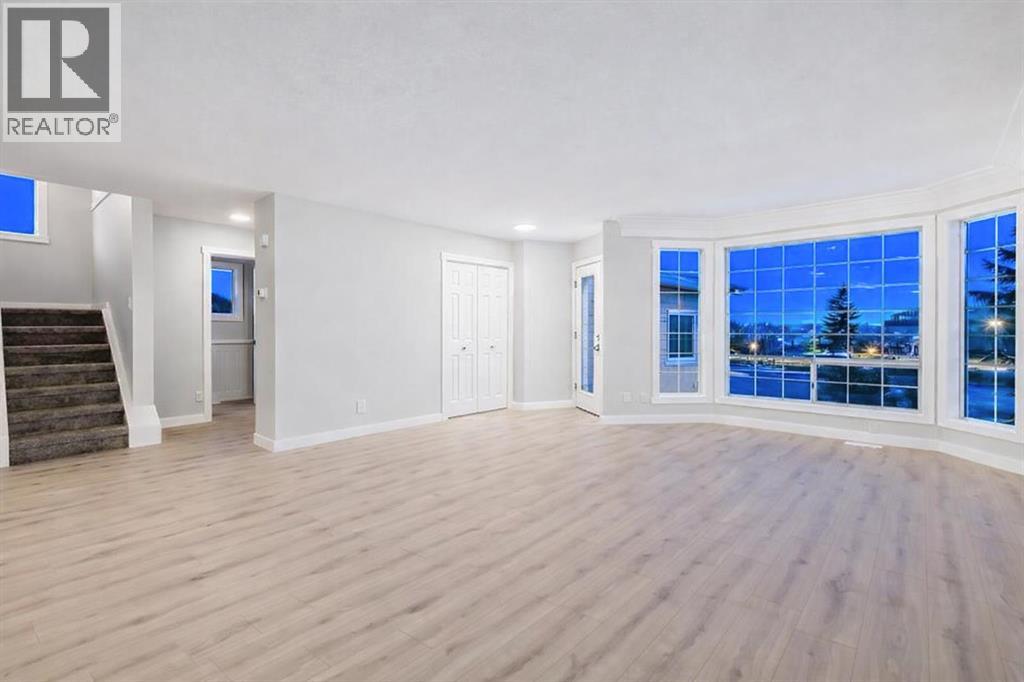 902 Applewood Drive SE