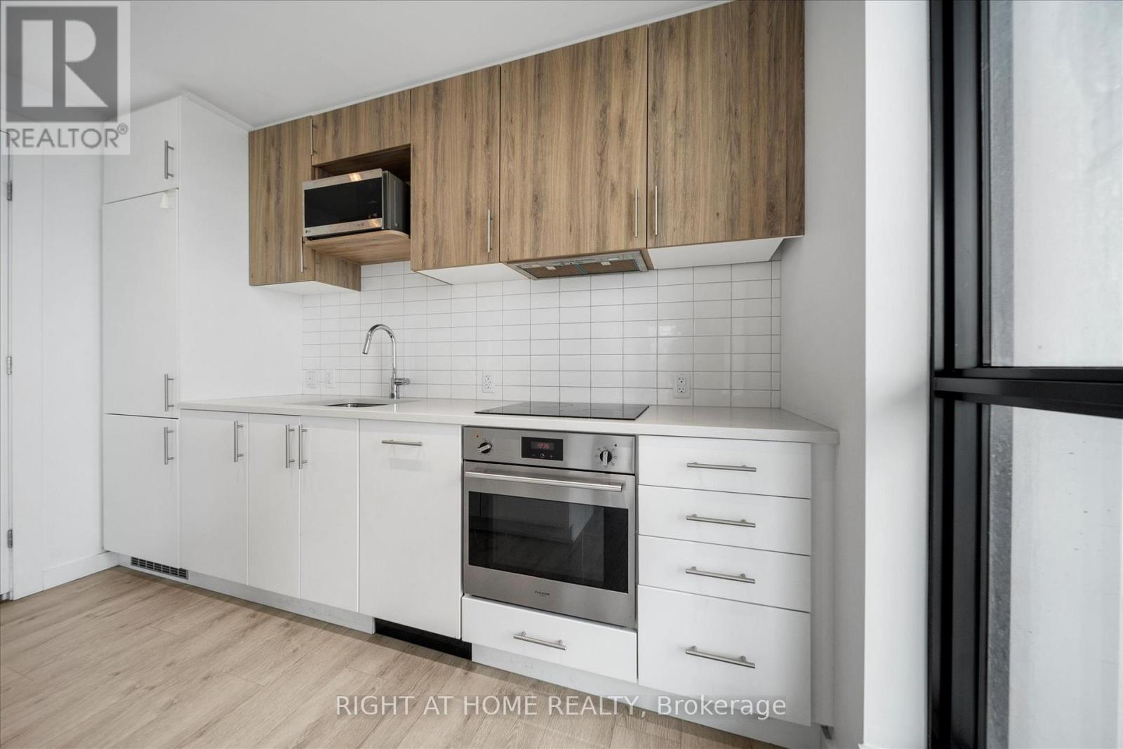 1214 - 181 KING STREET S