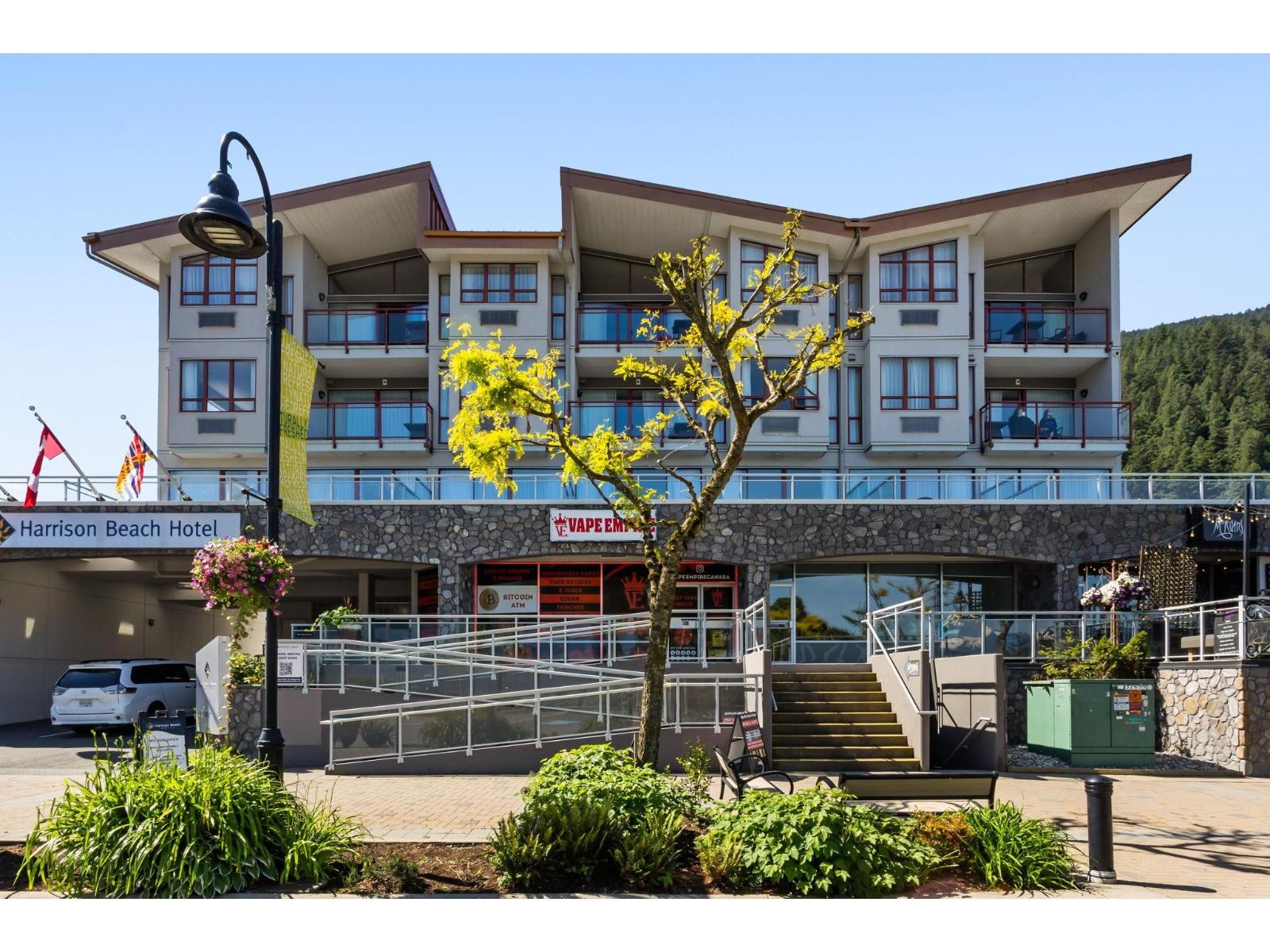 212C 160 ESPLANADE AVENUE|Harrison Hot Springs