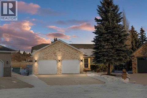22 Varsity Estates Close NW Calgary AB T3B5J2