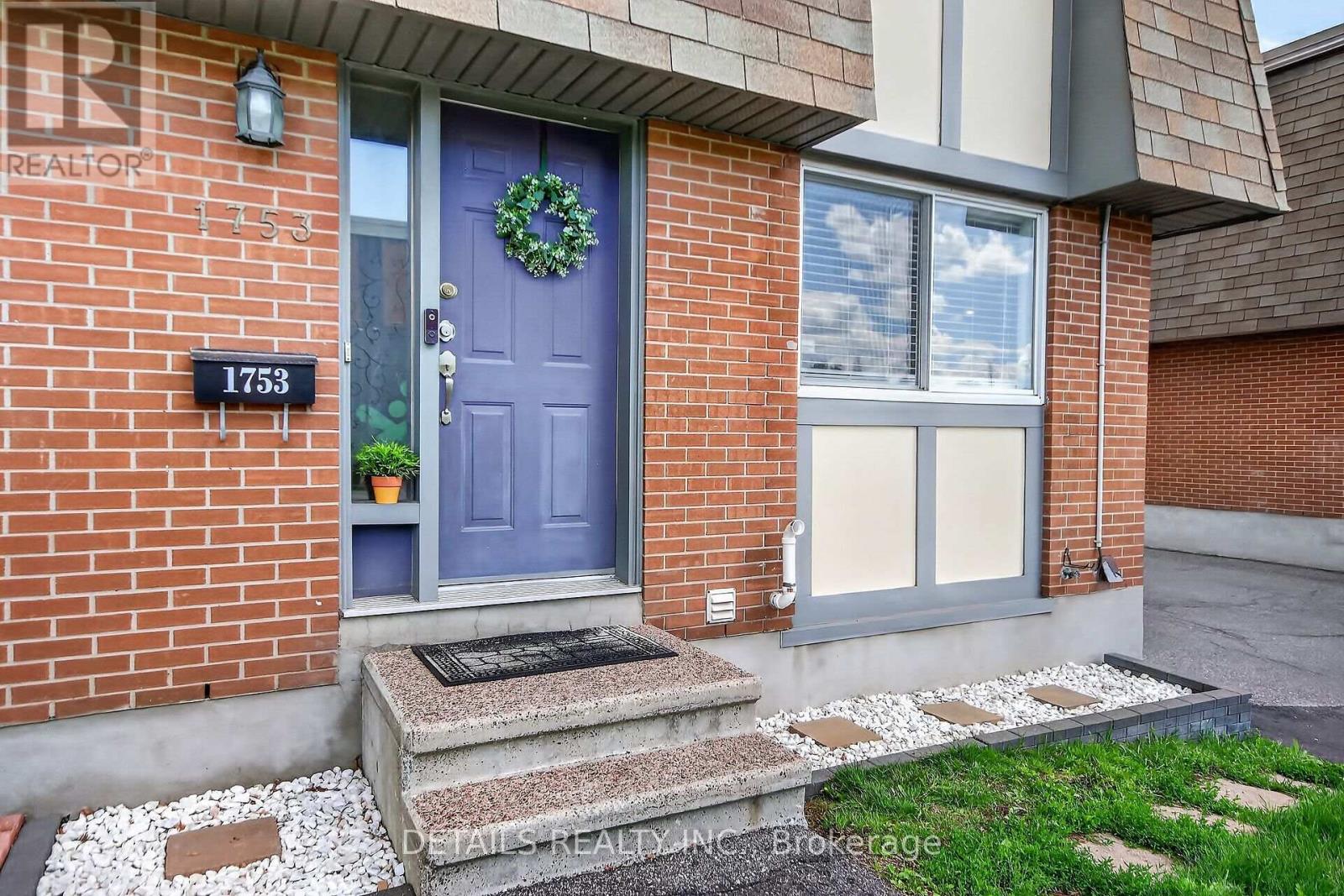 Photo 1 of 29 — - - 1753 HEATHERINGTON ROAD Unit -, Ottawa, ON K1V8T8