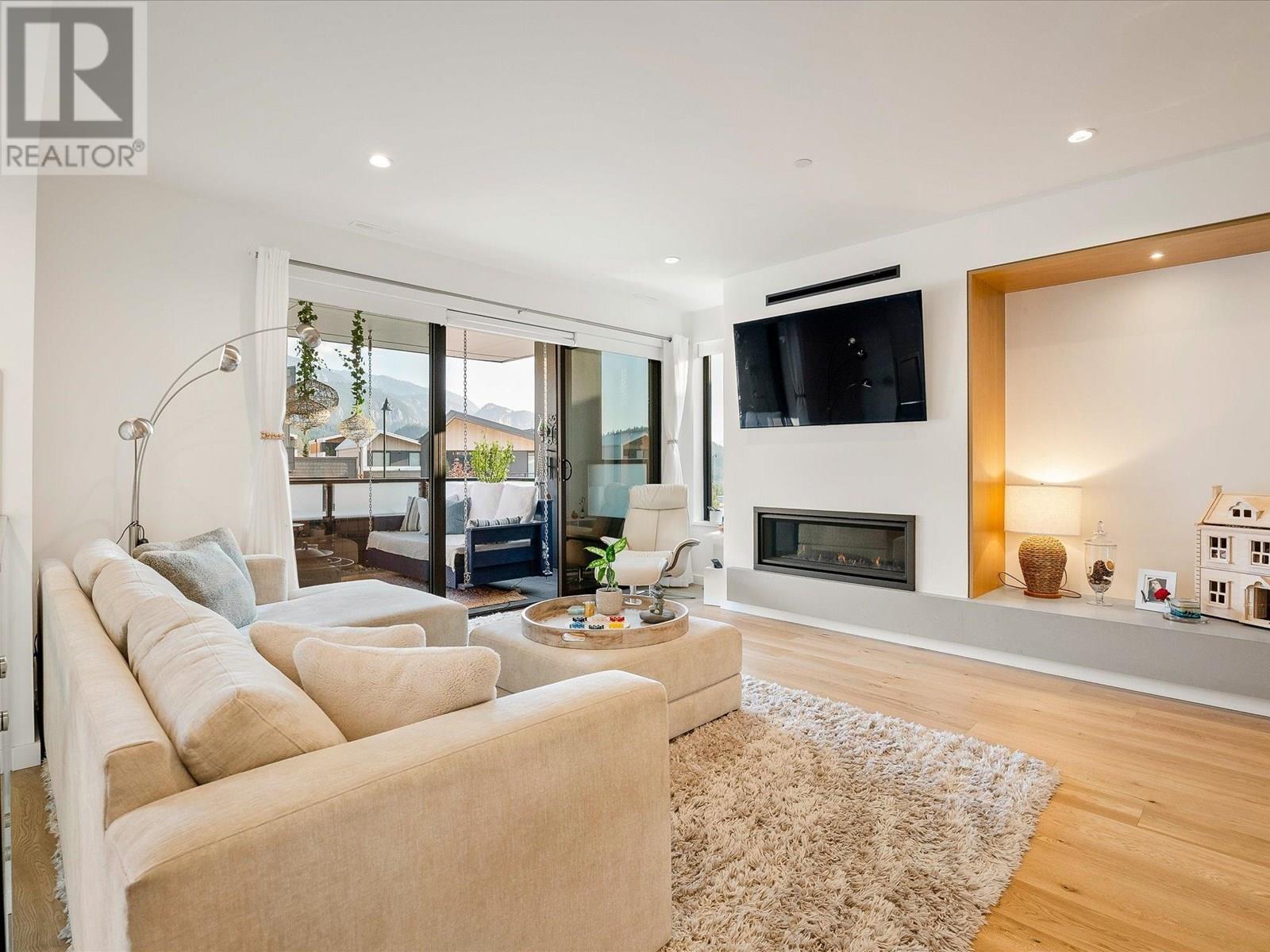 2929 SNOWBERRY PLACE