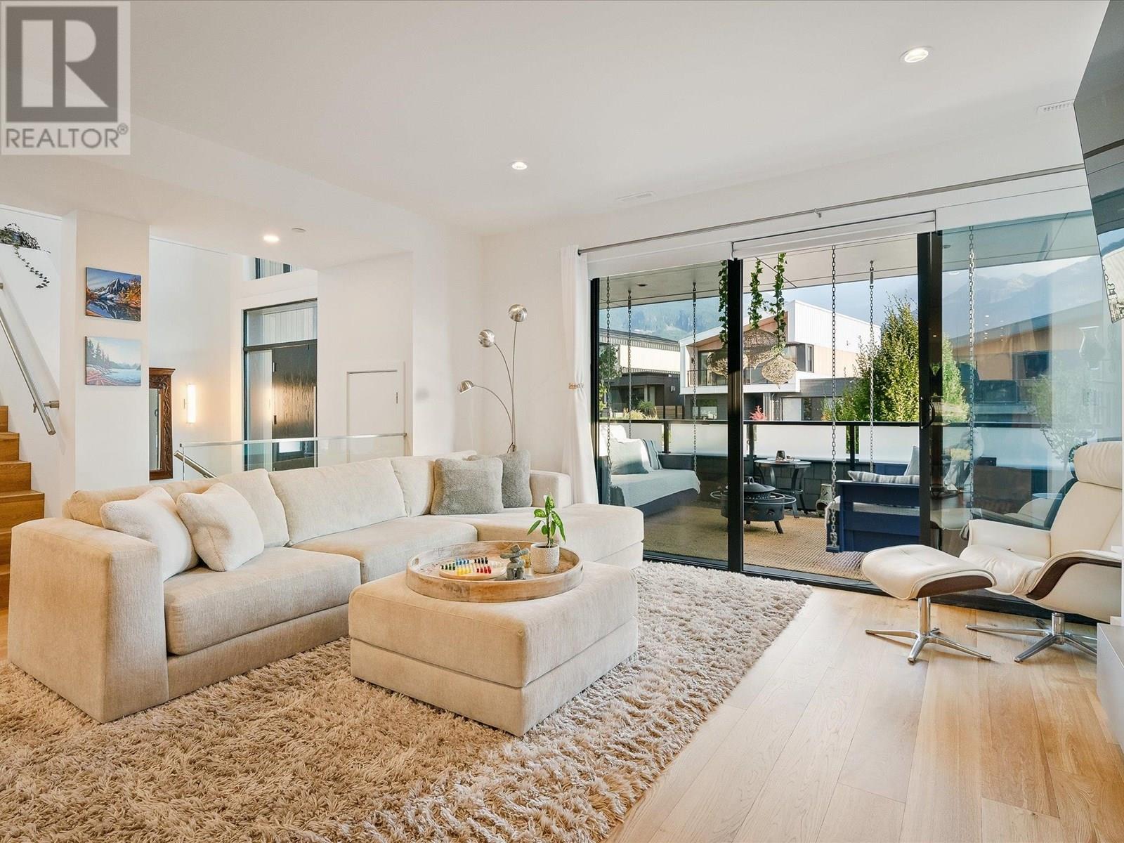 2929 SNOWBERRY PLACE