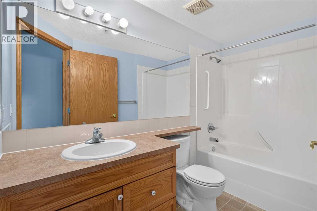 325, 728 Country Hills Road NW