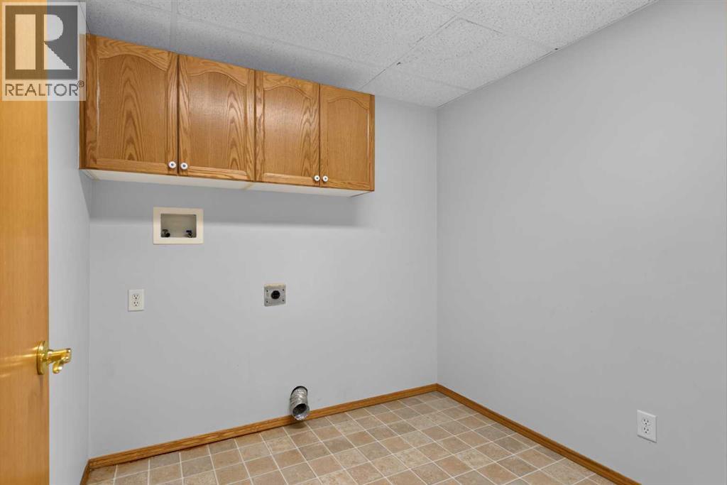 325, 728 Country Hills Road NW