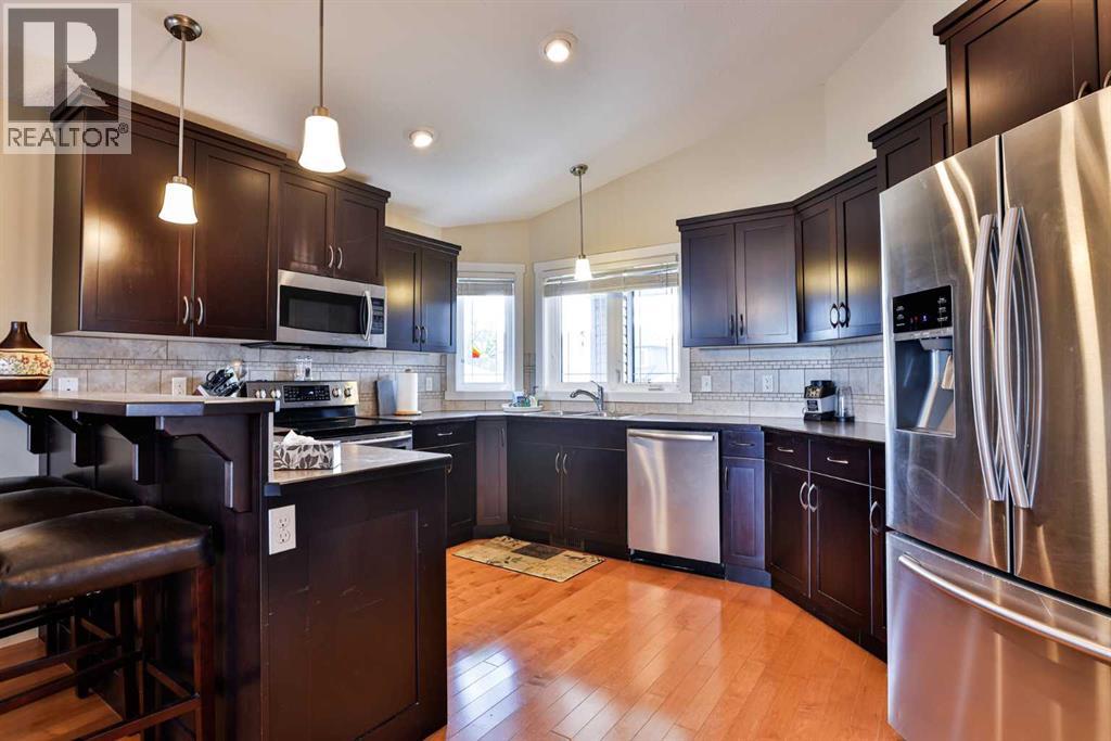 111 Firelight Way W
